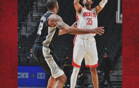 在线体育-斩获后哈登时代首胜！伍德显核心风范火箭终回正轨