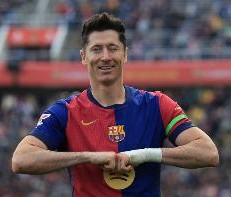 22球，莱万超越普斯卡什独享年满36岁后西甲单赛季进球数最多球员