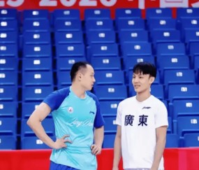 在线体育-上半场徐杰4中2得到5分3助攻，胡明轩罚球2中2得到2分2助攻