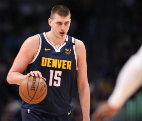 开云平台-1-75数说NBA75周年（下）詹姆斯64次赢得周最佳球员